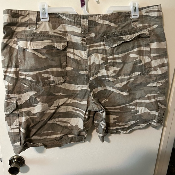 Men’s camo shorts - Picture 5 of 6